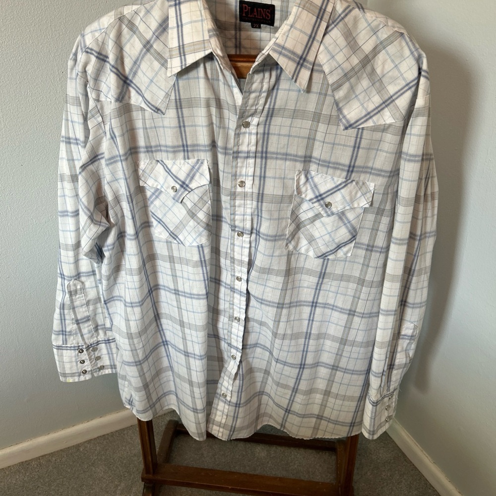 Pearl Snap Blue and White Casual Button Down Shirt with Classic Design